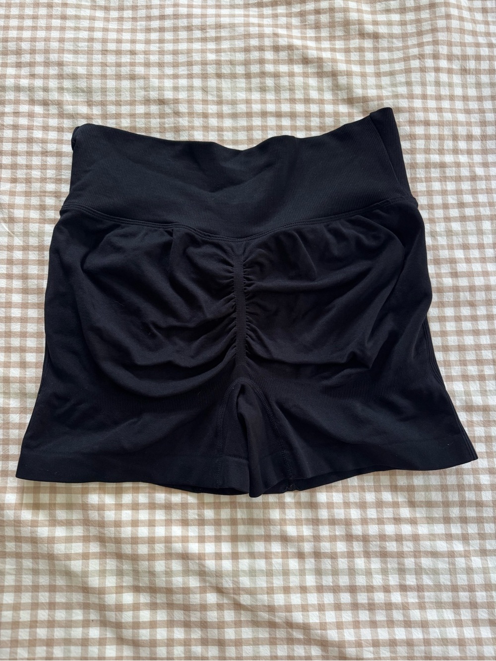 Runched athletic shorts - Picture 2 of 4